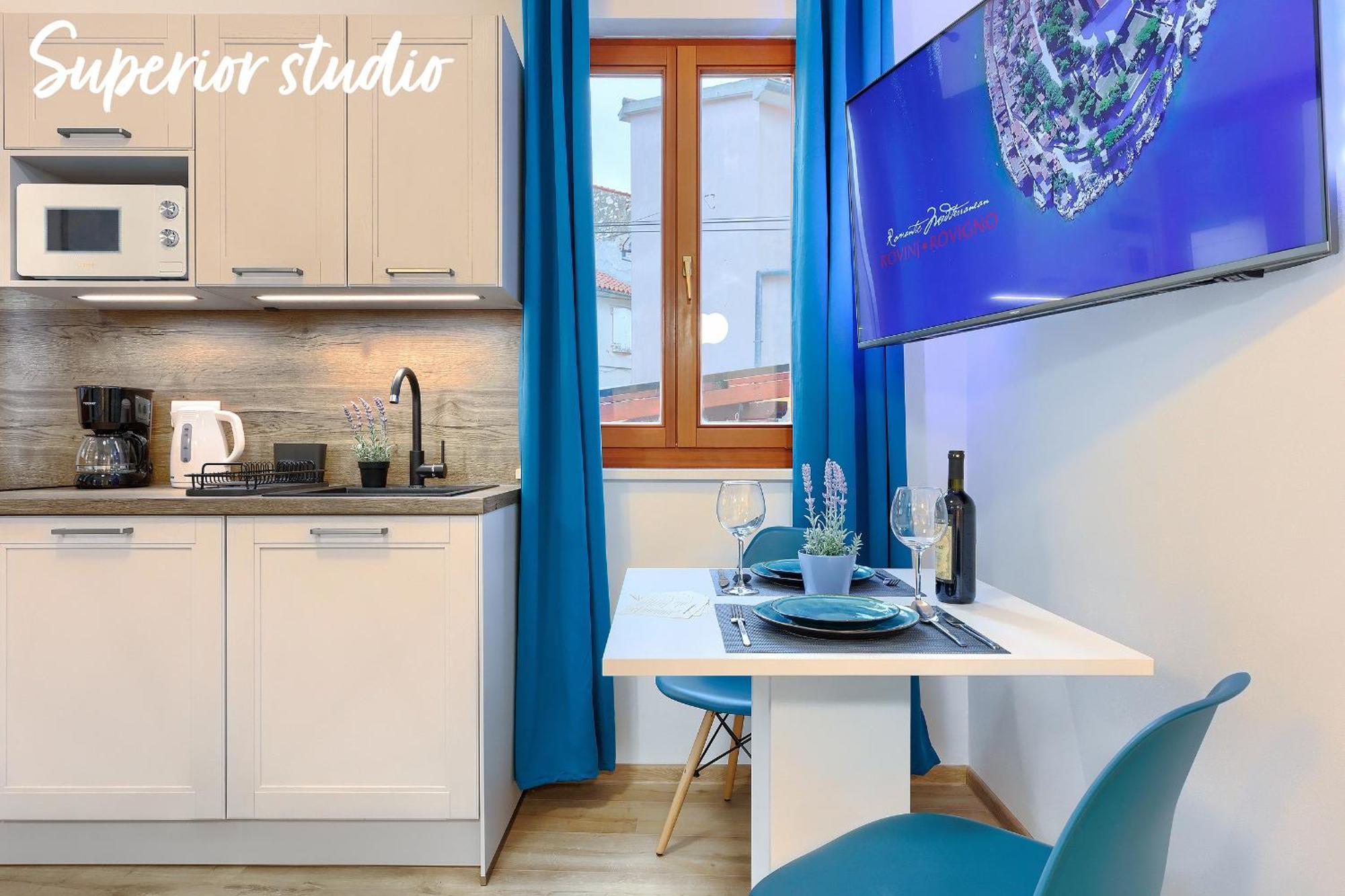 Studios Notte Sul Porto Rovinj Exterior photo