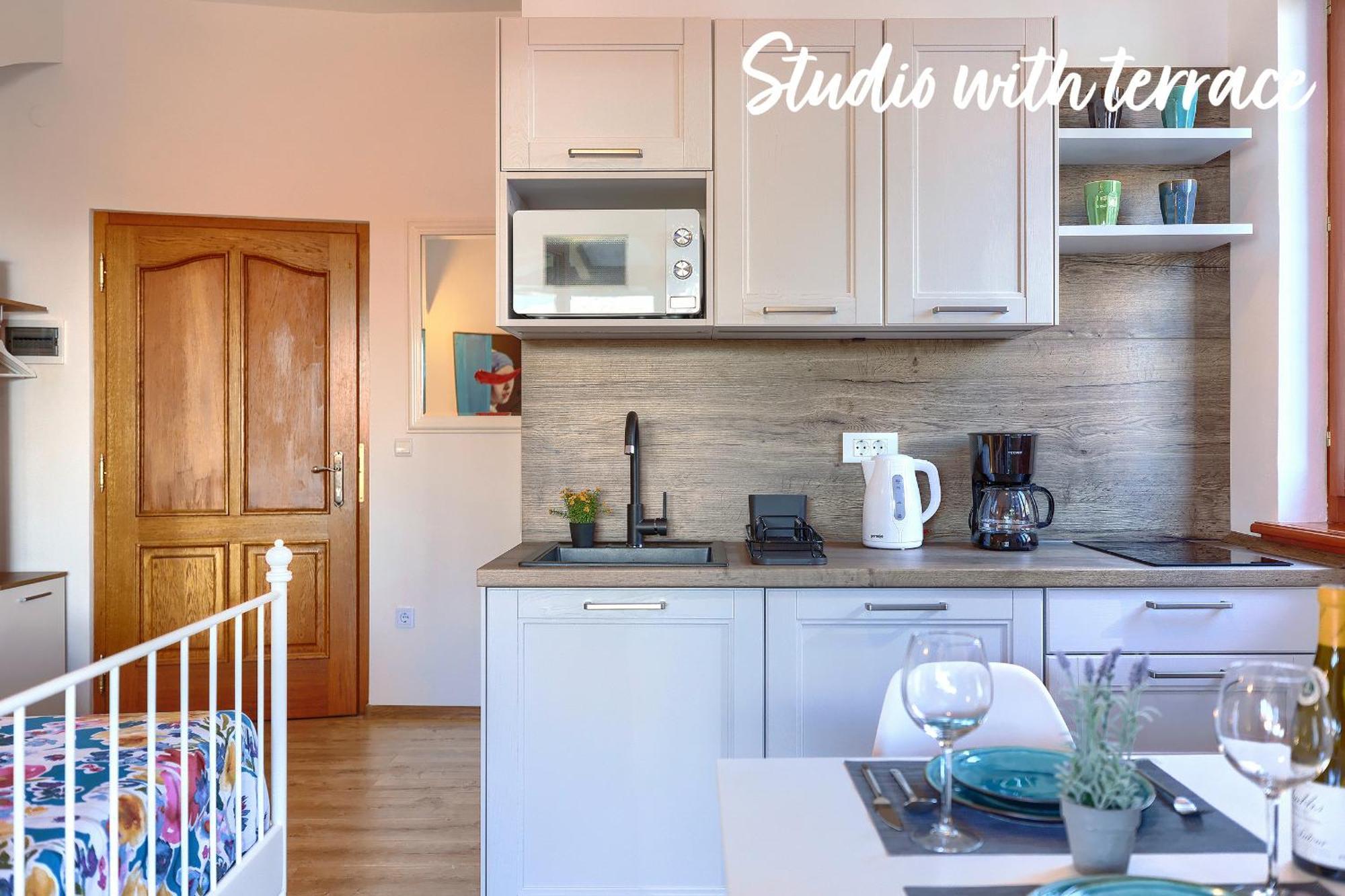 Studios Notte Sul Porto Rovinj Exterior photo